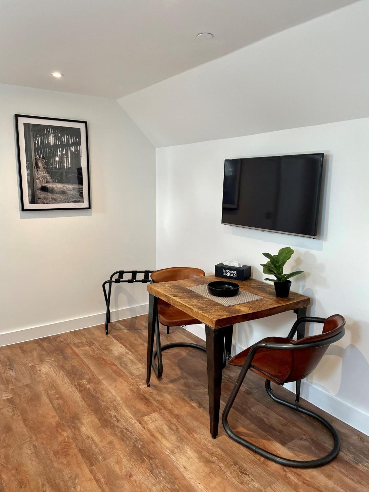 Booking Urban At Stisted Braintree Bilik gambar